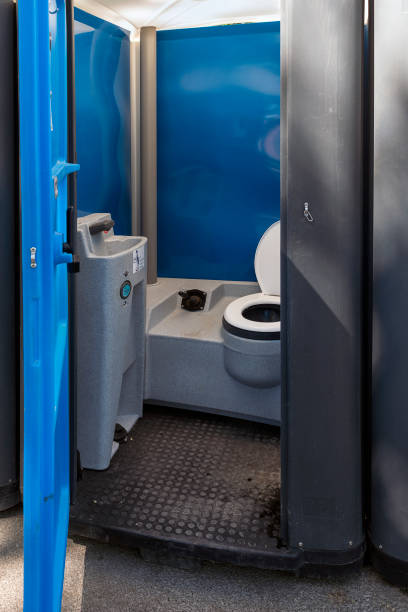 Portable Toilet Options We Offer in Holland, TX